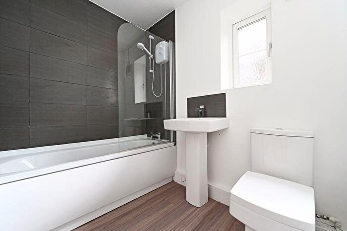2 Bedroom Apartment To Rent In Knaresborough Road, Sheffield, S7