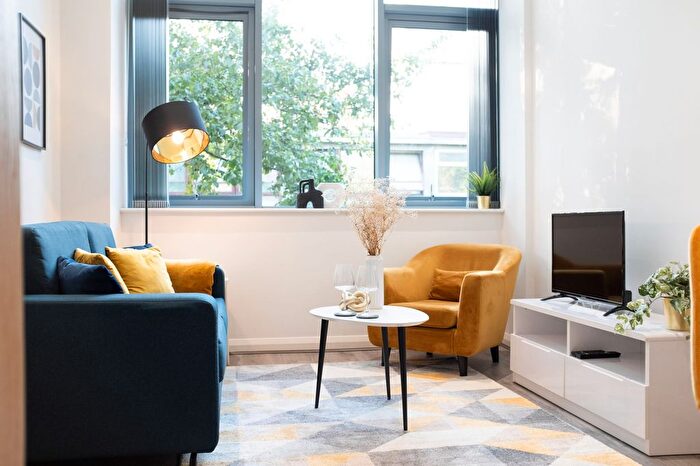 1 Bedroom Flat To Rent In Corporation Street, The Co-Operative, CV1