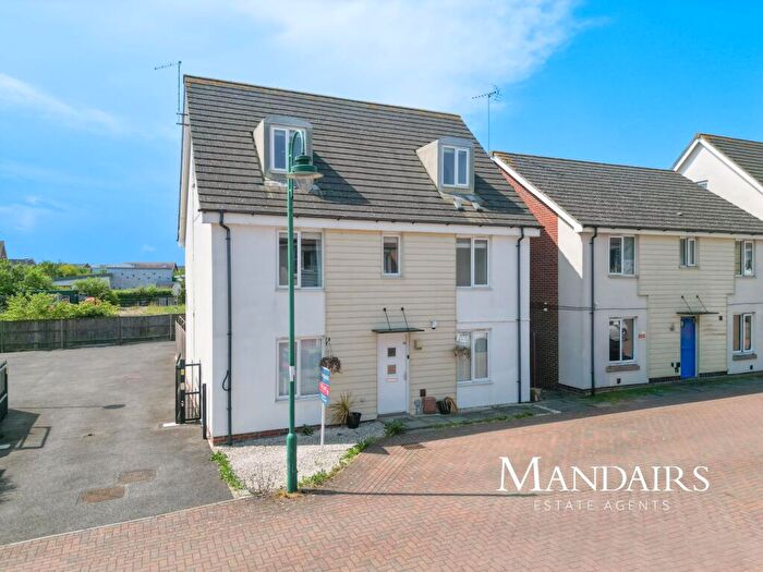 6 Bedroom Detached House For Sale In Brickton Road, Hampton Vale, Peterborough, PE7