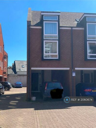 2 Bedroom End Of Terrace House To Rent In Aynsley Court, Sandwich, CT13