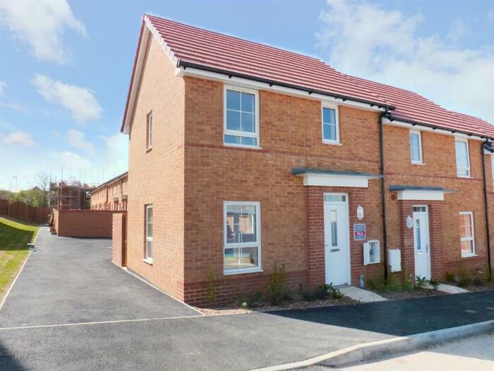 2 Bedroom End Of Terrace House To Rent In East Cowes, Isle Of Wight, PO32