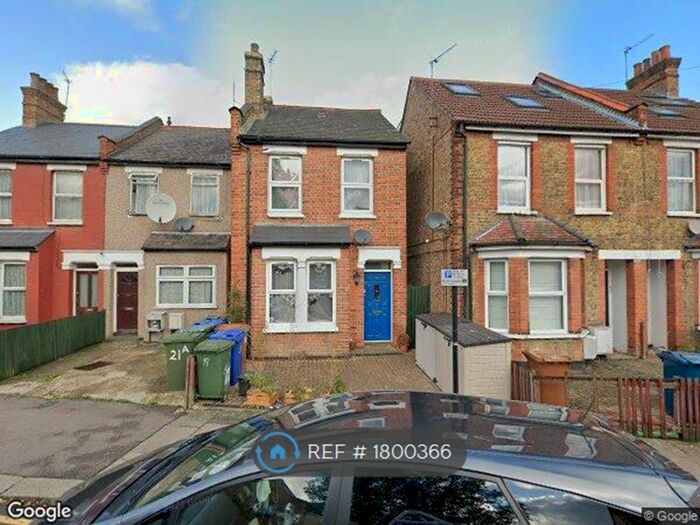 Studio To Rent In Graham Road, Wealdstone, Harrow, HA3