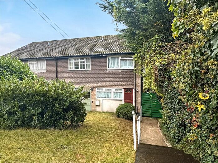 3 Bedroom End Of Terrace House For Sale In Wise Lane, Mill Hill, NW7