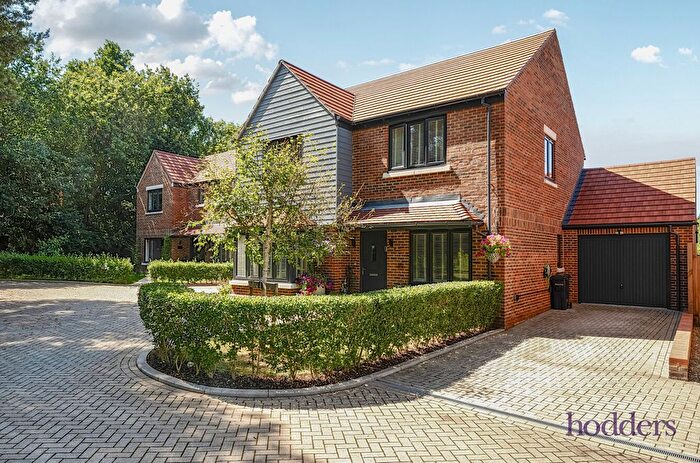 4 Bedroom Detached House For Sale In Homewood Close, Ottershaw, Surrey, KT16