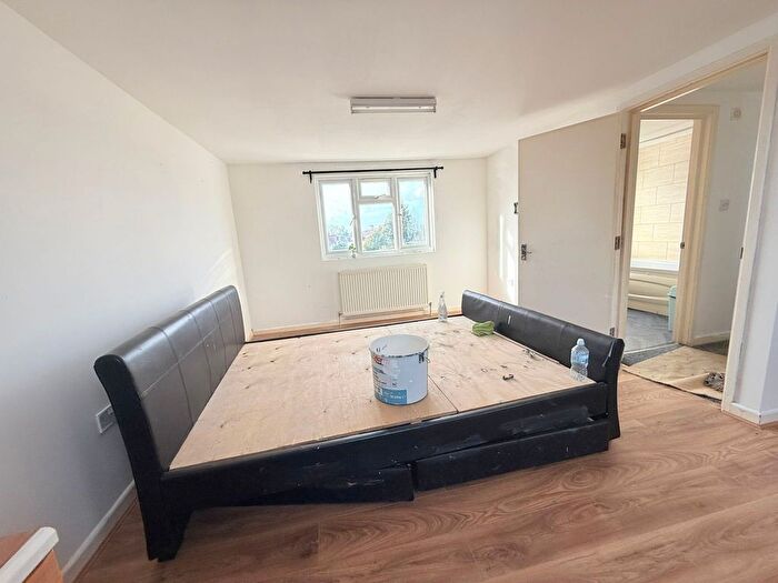 3 Bedroom Flat To Rent In Ilford, IG2