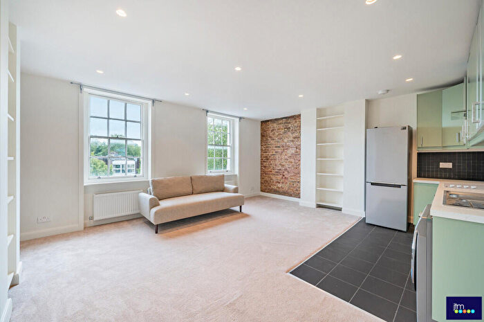 2 Bedroom Flat To Rent In Gloucester Avenue, NW1