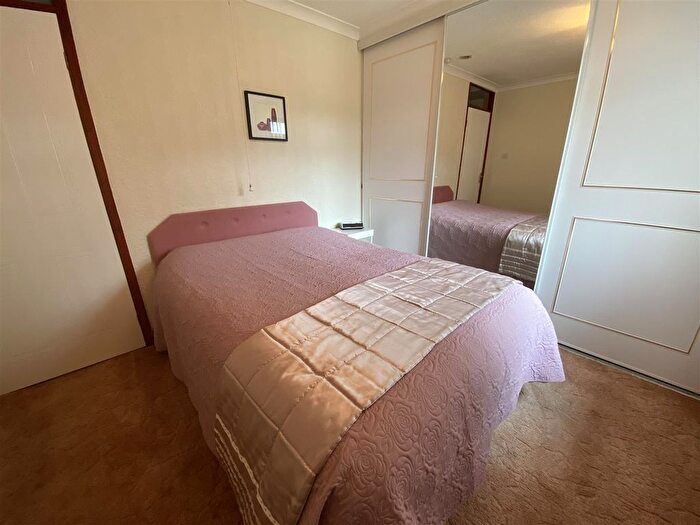 2 Bedroom Detached Bungalow For Sale In Pennine Way, Located Off Chiltern Road, Swadlincote, DE11