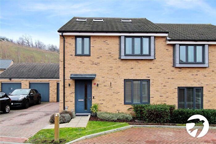 4 Bedroom Semi-Detached House To Rent In Flint Rise, Castle Hill, Ebbsfleet Valley, Swanscombe, DA10