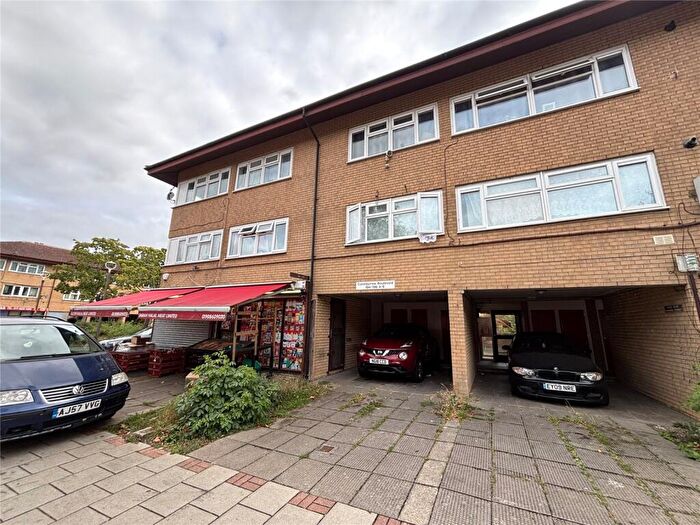 2 Bedroom Flat For Sale In Conniburrow Boulevard, Conniburrow, Milton Keynes, Buckinghamshire, MK14