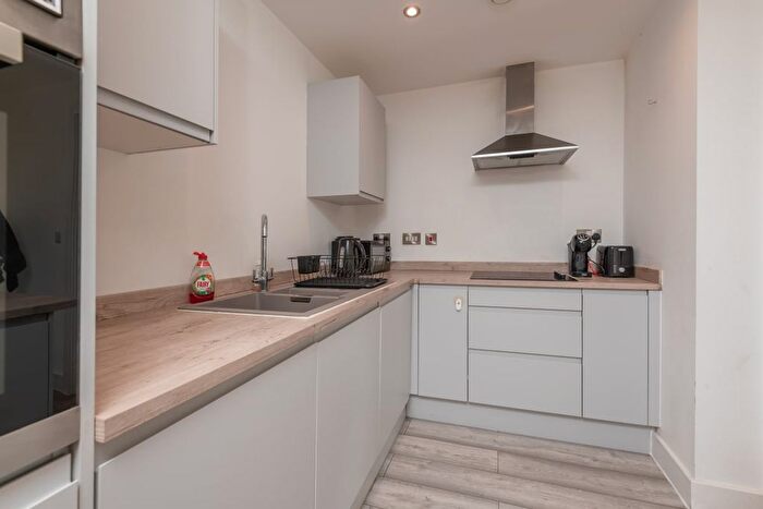 2 Bedroom Flat To Rent In Mabgate, Leeds, LS9
