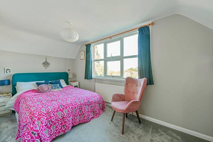 2 Bedroom Flat For Sale In Kirkstall Road, Telford Park, London, SW2