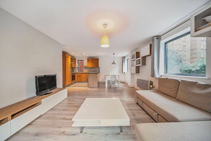 3 Bedroom Flat To Rent In Montaigne Close, Westminster, London, SW1P