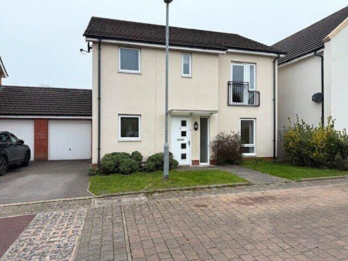 4 Bedroom Detached House To Rent In Tornado Chase, Bracknell, Berkshire, RG12