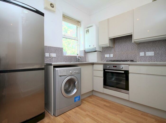 2 Bedroom Flat To Rent In Arthur Road, Islington, N7