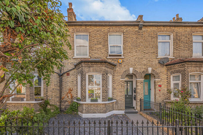 2 Bedroom Flat For Sale In Copleston Road, Peckham, SE15