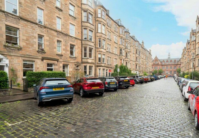 3 Bedroom Flat To Rent In , Bruntsfield Avenue, Edinburgh, EH10