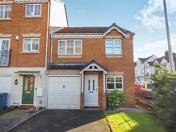 3 Bedroom Property To Rent In Wellington Close, Stafford, ST16