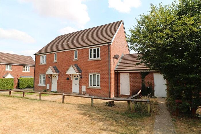 3 Bedroom Semi-Detached House For Sale In Heron Walk, Trowbridge, BA14