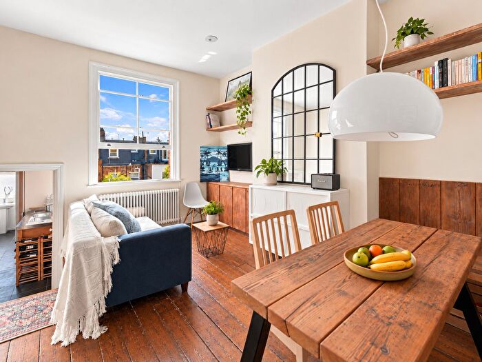 2 Bedroom Flat For Sale In Loftus Road, London, W12