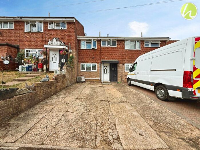 3 Bedroom Terraced House For Sale In St. Margarets Avenue, Stanford-Le-Hope, SS17