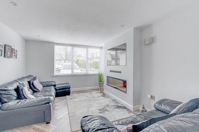 3 Bedroom Terraced House For Sale In Reyde Close, Webheath, Redditch, B97