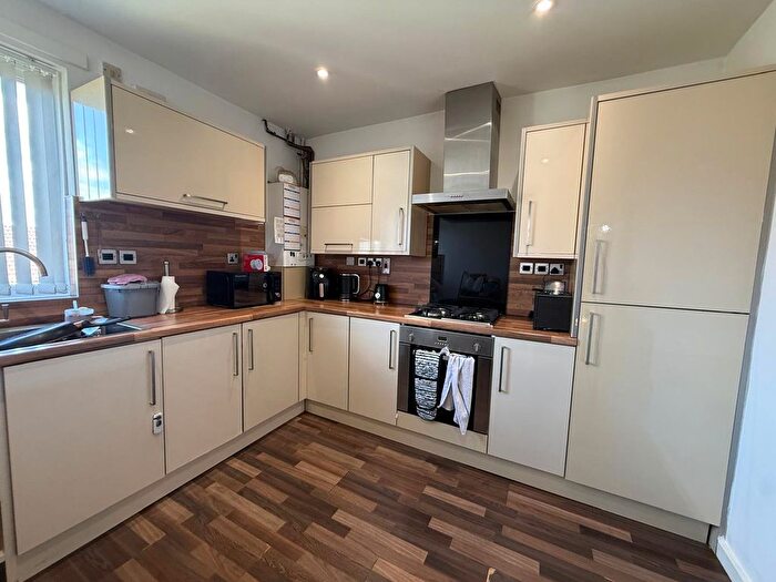 2 Bedroom Maisonette To Rent In Holford Avenue, Fallowfield, Manchester, Greater Manchester, M14
