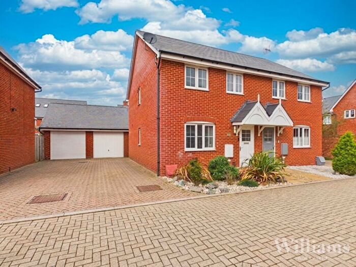 3 Bedroom Semi Detached House For Sale In Keepers Street, Broughton, HP22