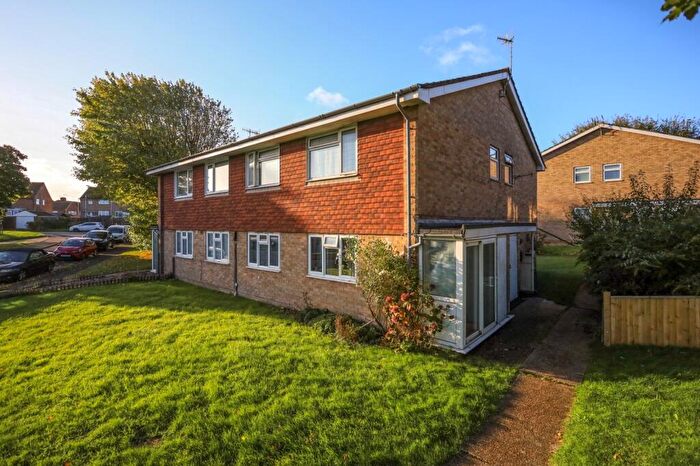 2 Bedroom Flat For Sale In Acacia Road, Eastbourne, BN22