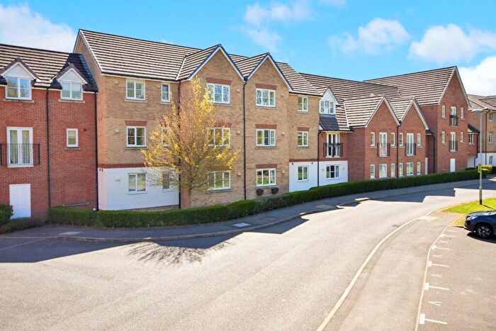 2 Bedroom Apartment For Sale In Monarch Way, Leighton Buzzard, LU7