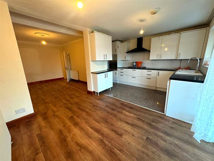 4 Bedroom Terraced House To Rent In Overton Road, London, E10