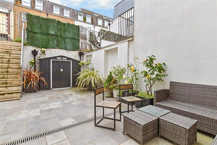 2 Bedroom Flat For Sale In Old Steine, Brighton, East Sussex, BN1