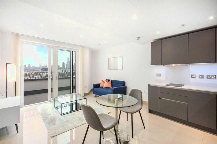 Studio To Rent In St George's Circus, Elephant And Castle, London, SE1