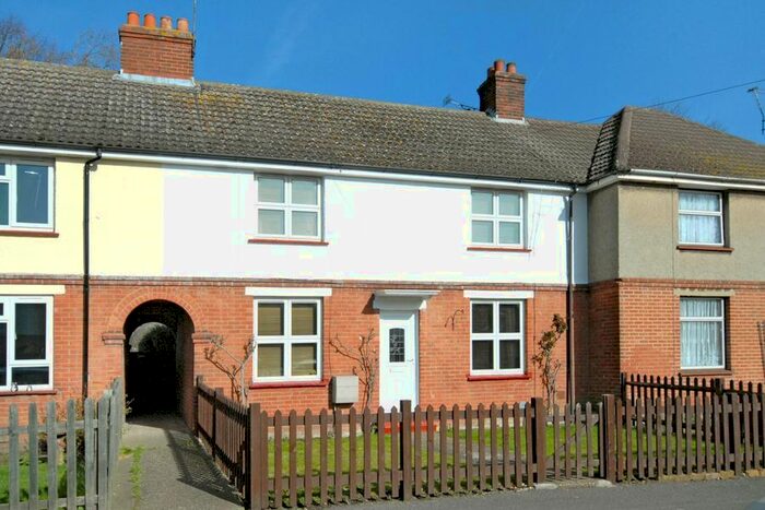 3 Bedroom Link Detached House To Rent In Queens Road, Farnborough, GU14