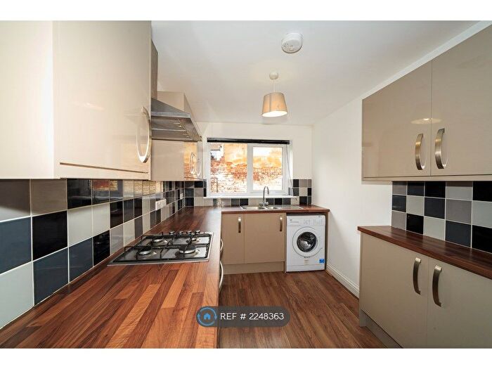 7 Bedroom Terraced House To Rent In Hudson Road, Southsea, PO5