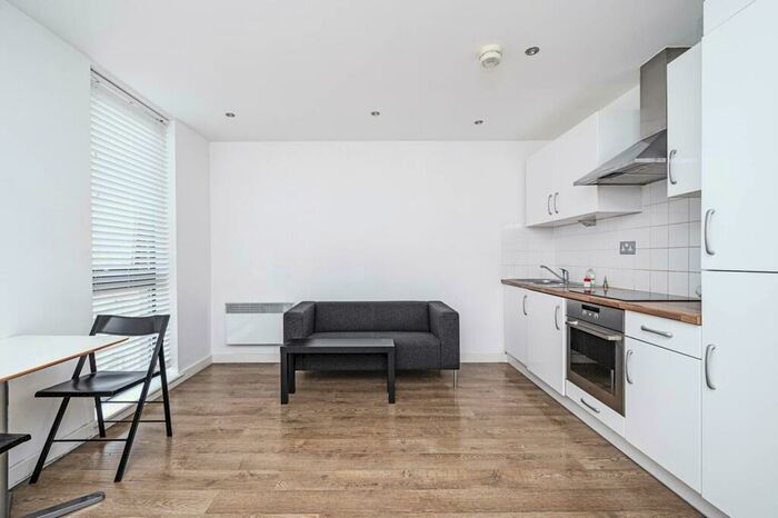Studio To Rent In Carillon Court, Spitalfields, London, E1