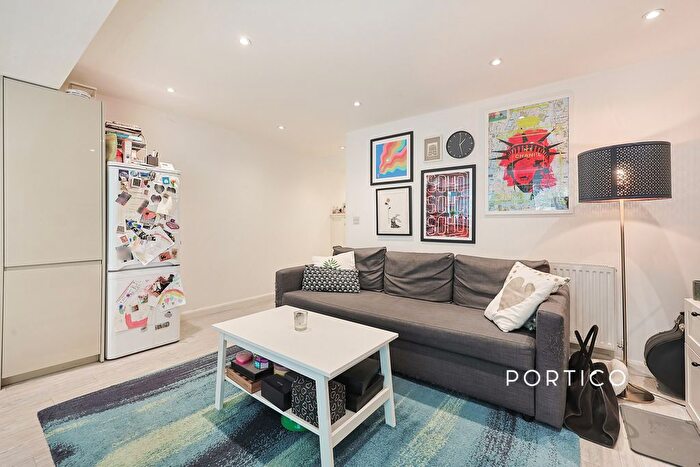 1 Bedroom Flat To Rent In Hopgood Street, London, W12