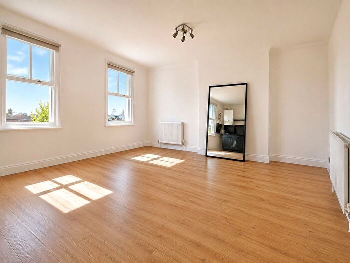 1 Bedroom Flat For Sale In Voltaire Road, London, SW4