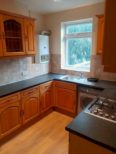 2 Bedroom Flat To Rent In Ranelagh Gardens, Ilford, Gants Hill, IG1