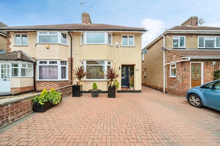 3 Bedroom Semi Detached House For Sale In Gloucester Road, Wolverton, Milton Keynes, MK12