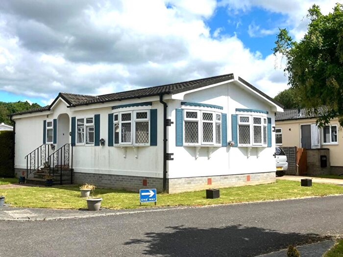 2 Bedroom Park Home For Sale In Knightcrest Park Everton, SO41
