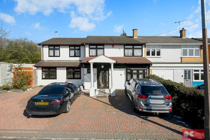 2 Bedroom Maisonette To Rent In Grassmere Road, Hornchurch, RM11