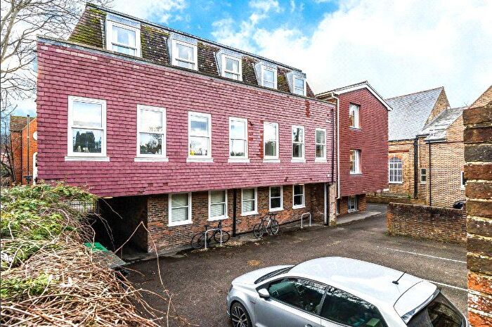 1 Bedroom Flat For Sale In Guildford, Surrey, GU1