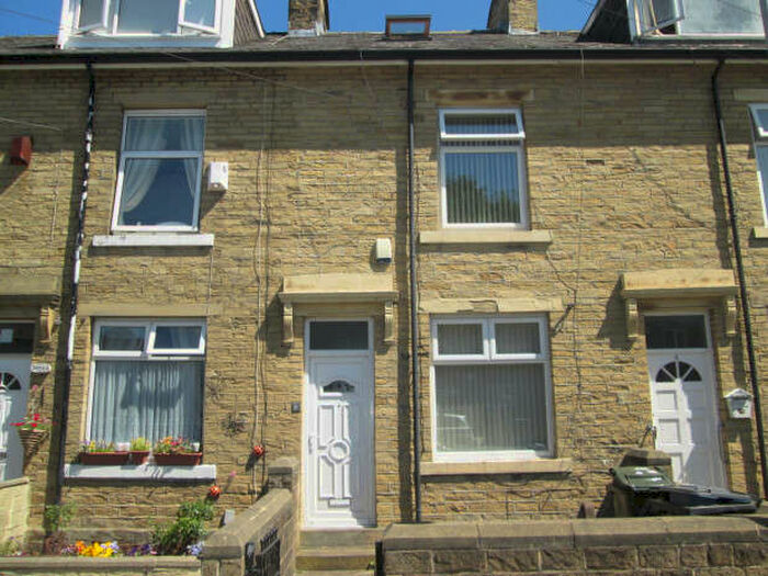 4 Bedroom Terraced House To Rent In Woodroyd Road, Bradford, BD5