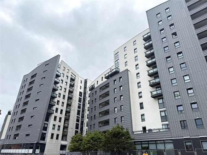 1 Bedroom Apartment For Sale In Gateway South, Marsh Lane, Leeds, LS9