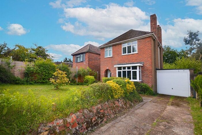 3 Bedroom Detached House To Rent In London Road, Wooburn Green, HP10