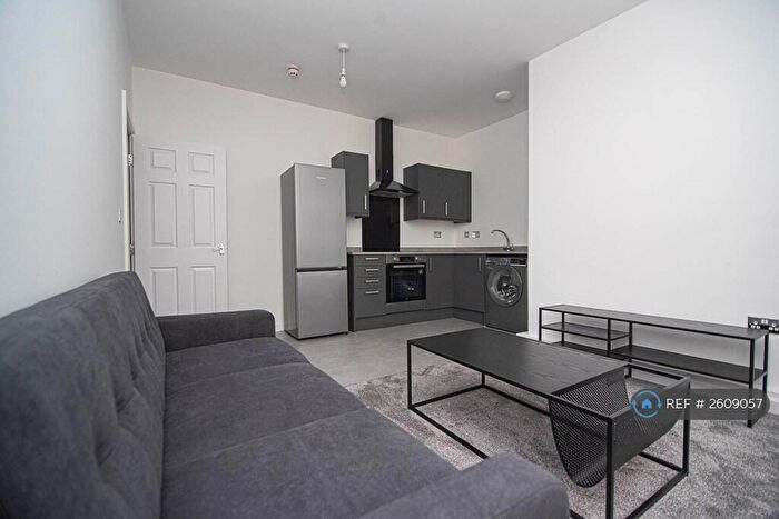 2 Bedroom Flat To Rent In Nether Hall, Doncaster, DN1