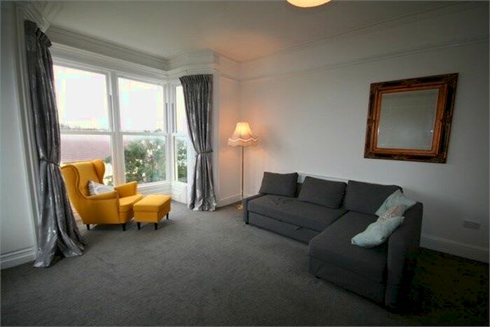 2 Bedroom Flat To Rent In Overland Road, Langland, Swansea, SA3