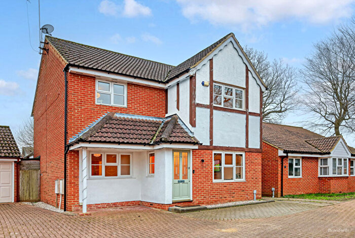 4 Bedroom Detached House For Sale In Sussex Court, Billericay, CM12