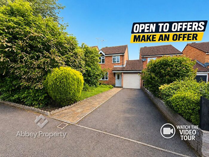 3 Bedroom Property To Rent In Coltsfoot Green, Luton, LU4