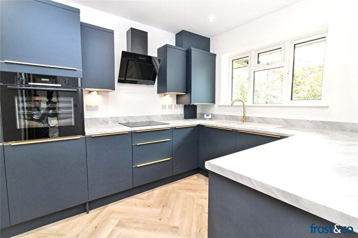 3 Bedroom Flat For Sale In West Cliff Road, Bournemouth, Dorset, BH4
